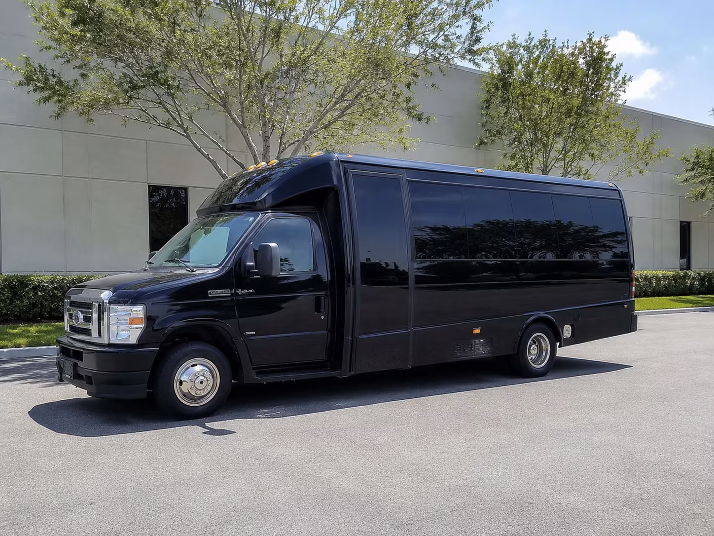 hotel shuttles for conferences and business travel