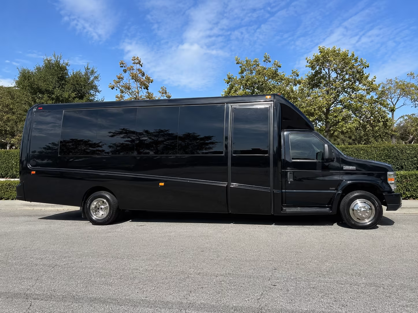little rock airport shuttle bus rentals for private groups