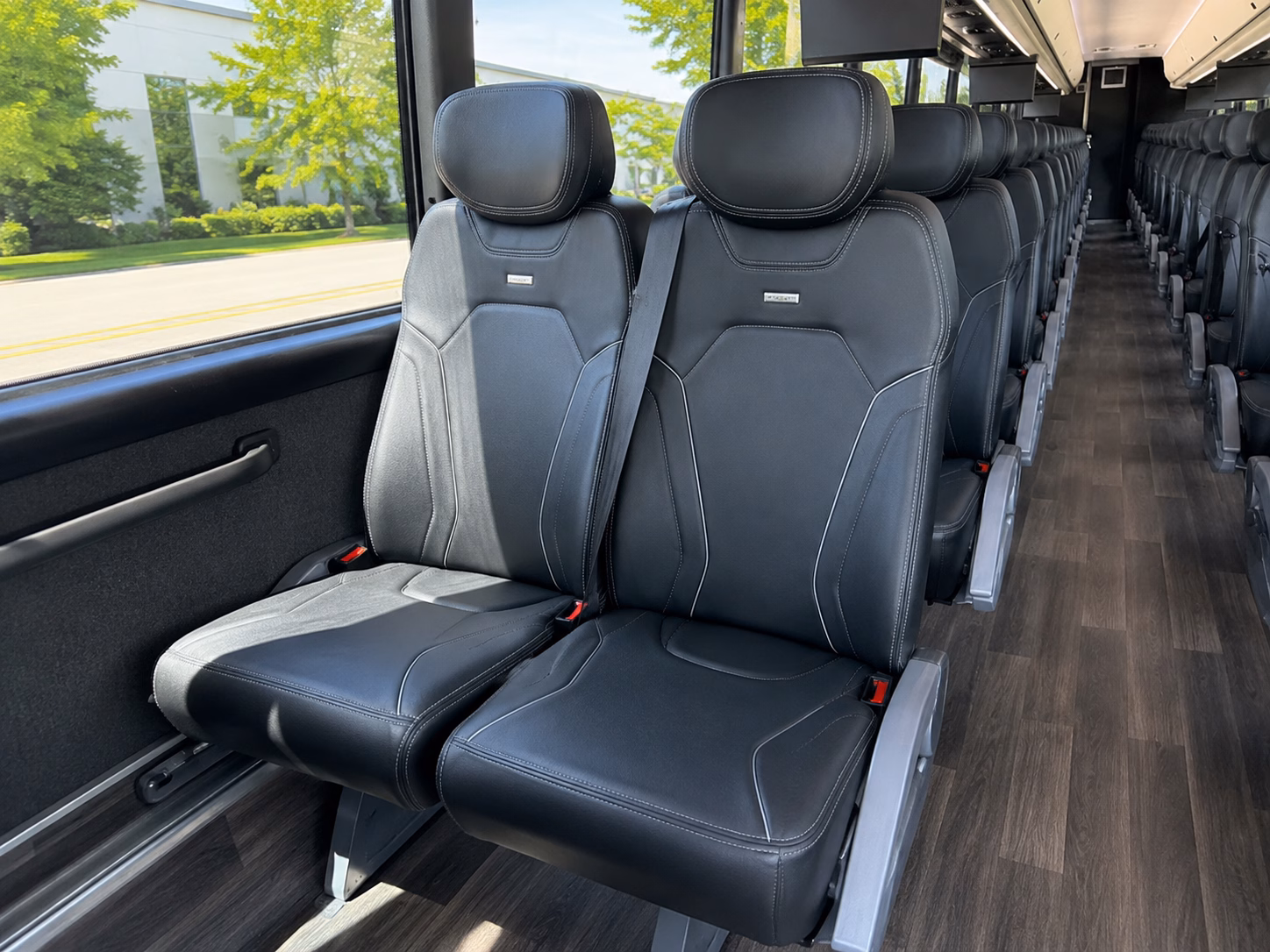 private charter buses for layovers in little rock